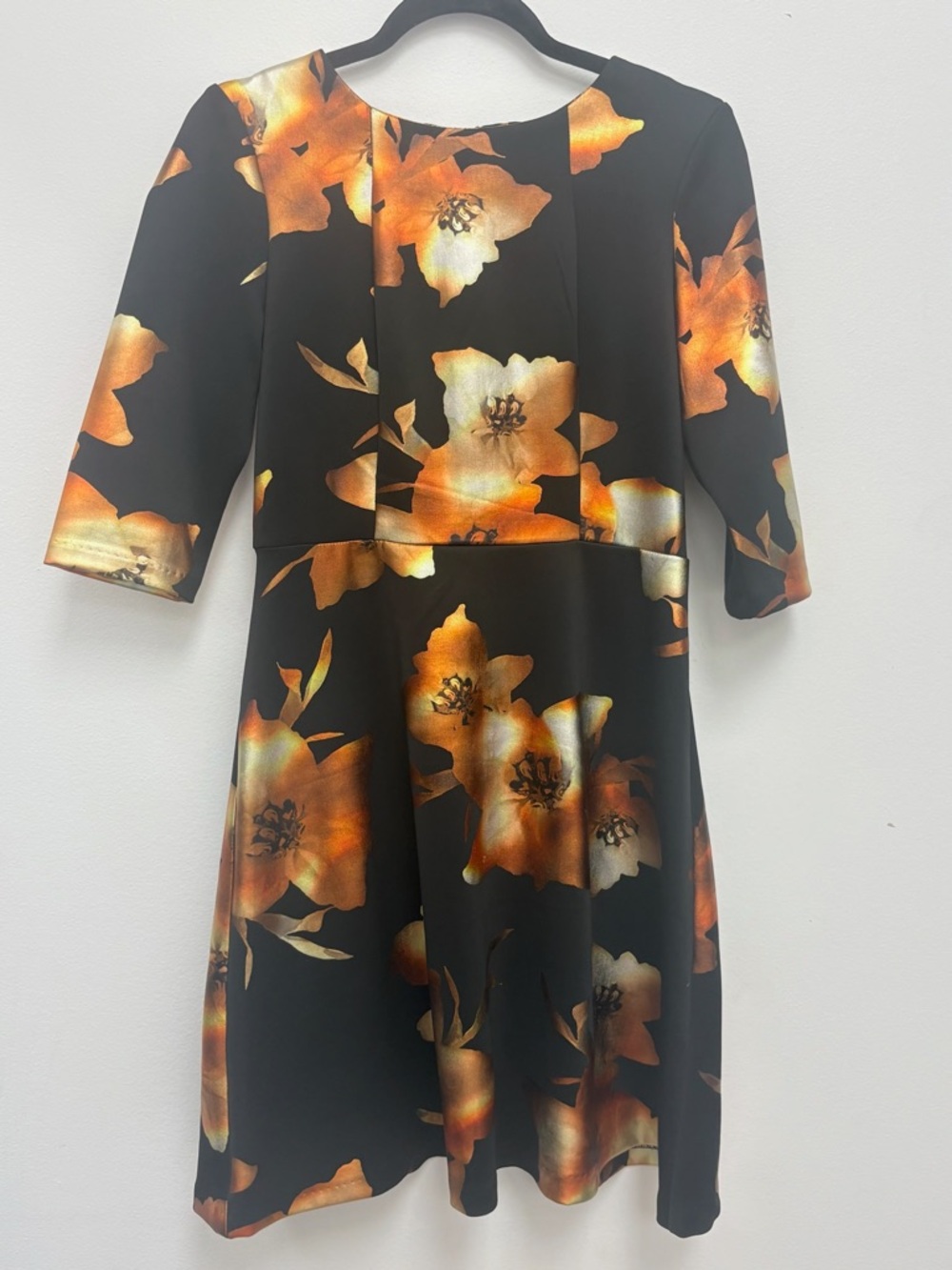 ECI newyork Black & Gold Detail Floral Dress Size 4